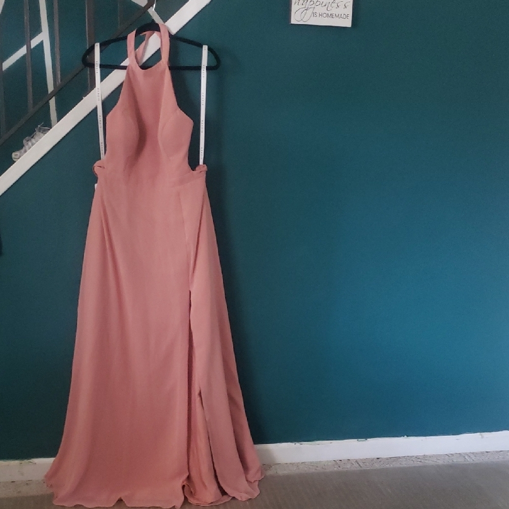 Elegant Pink Halter Maxi Dress